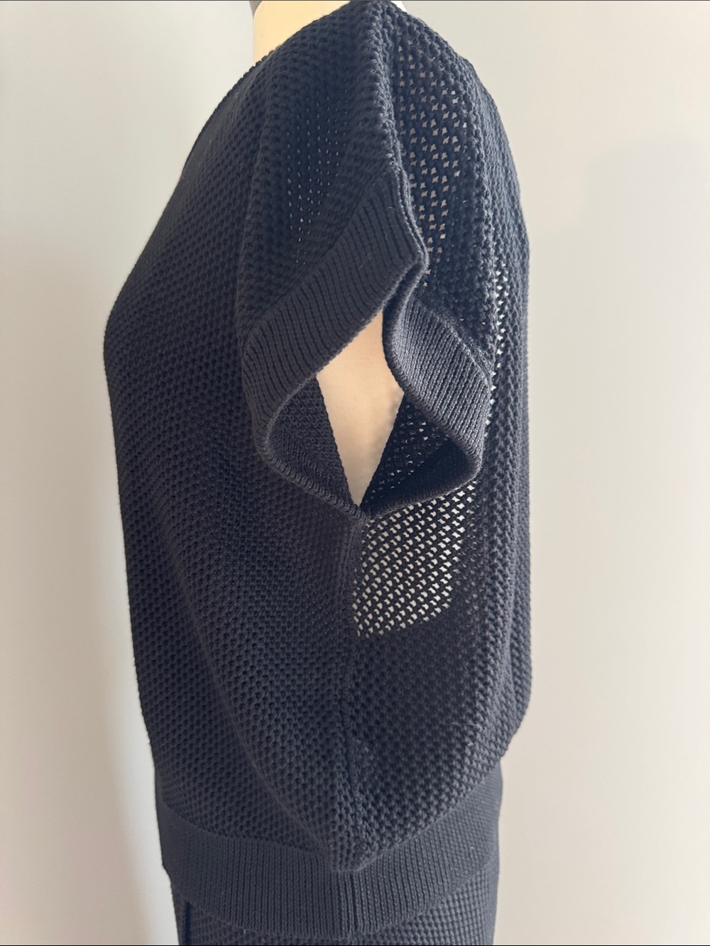 ALALA NWT Tropez Knit Cap Sleeve Sweater Top - Black, Size L - Picture 7 of 9